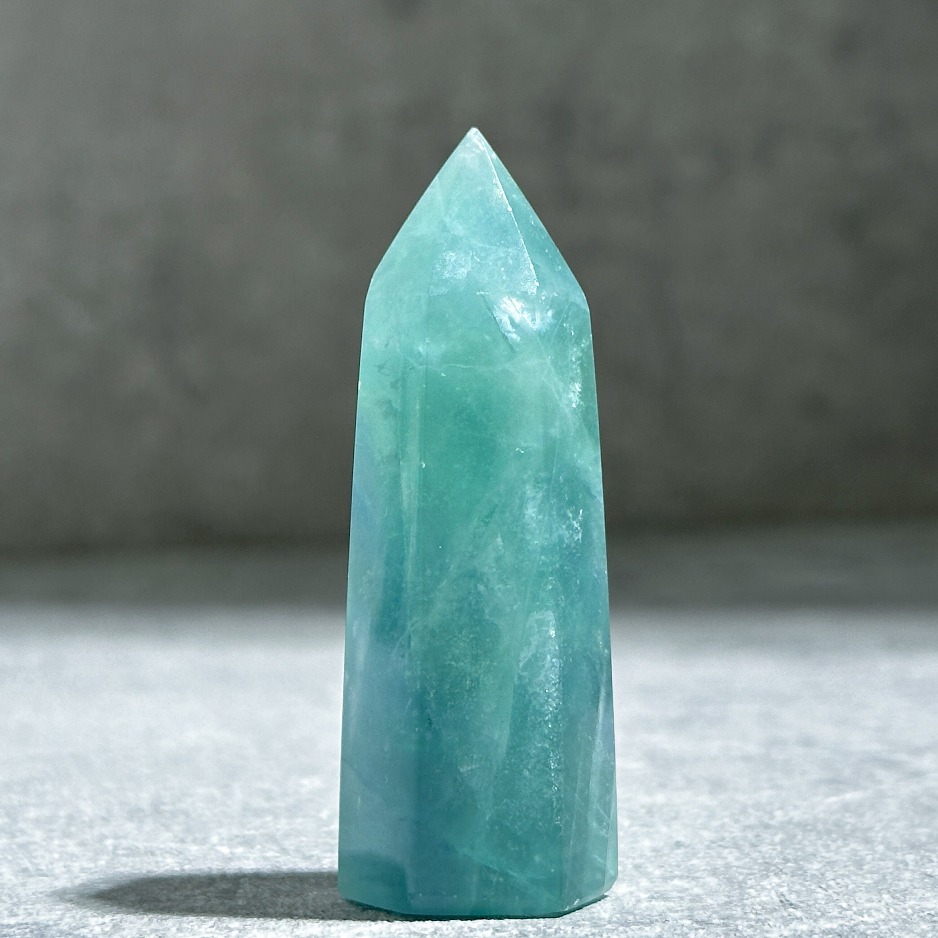 天然石 ブルーグリーンフローライトタワー② ブルー、グリーンフローライト タワー型13◇ Rainbow Fluorite