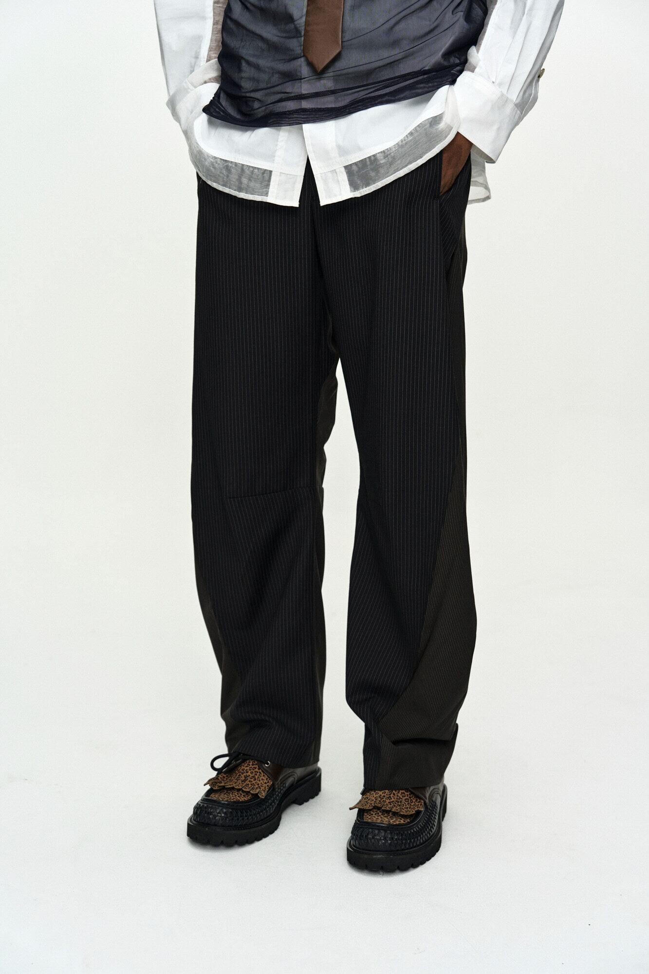 ANDERSSON BELL] TWISTED SEAM STRIPE WIDE-LEG TROUSERS apa899m