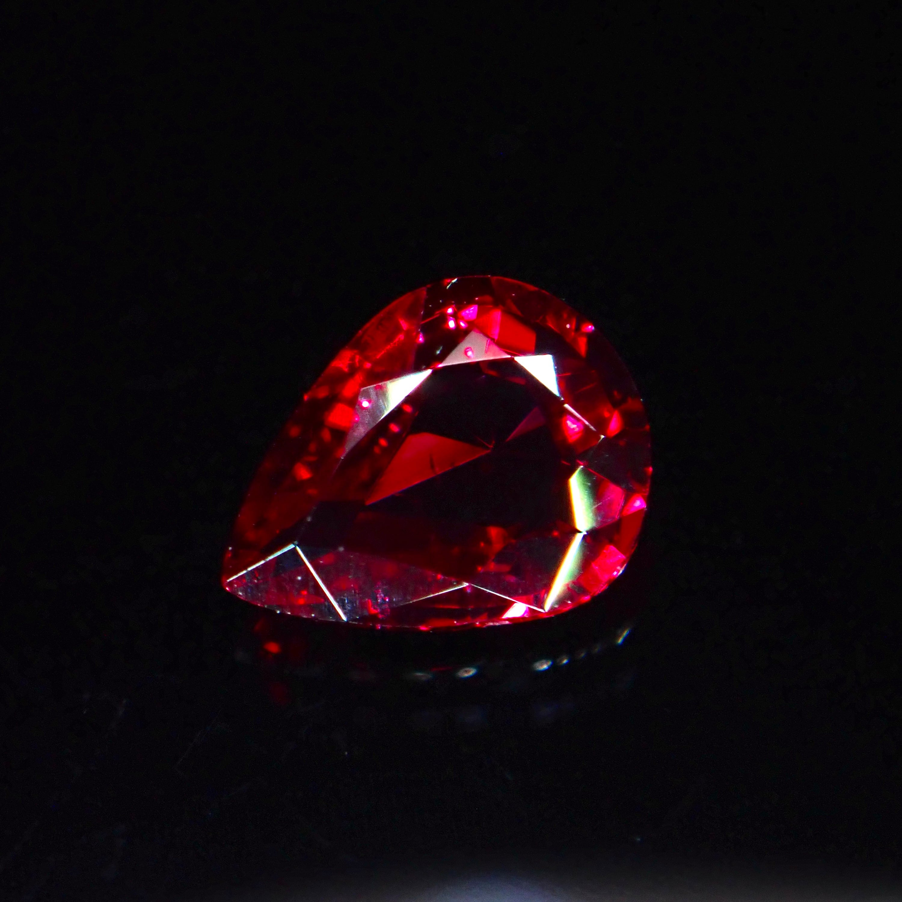 生命力溢れる"緋色"の宝石 0.4ct UP 天然 ルビー ルース