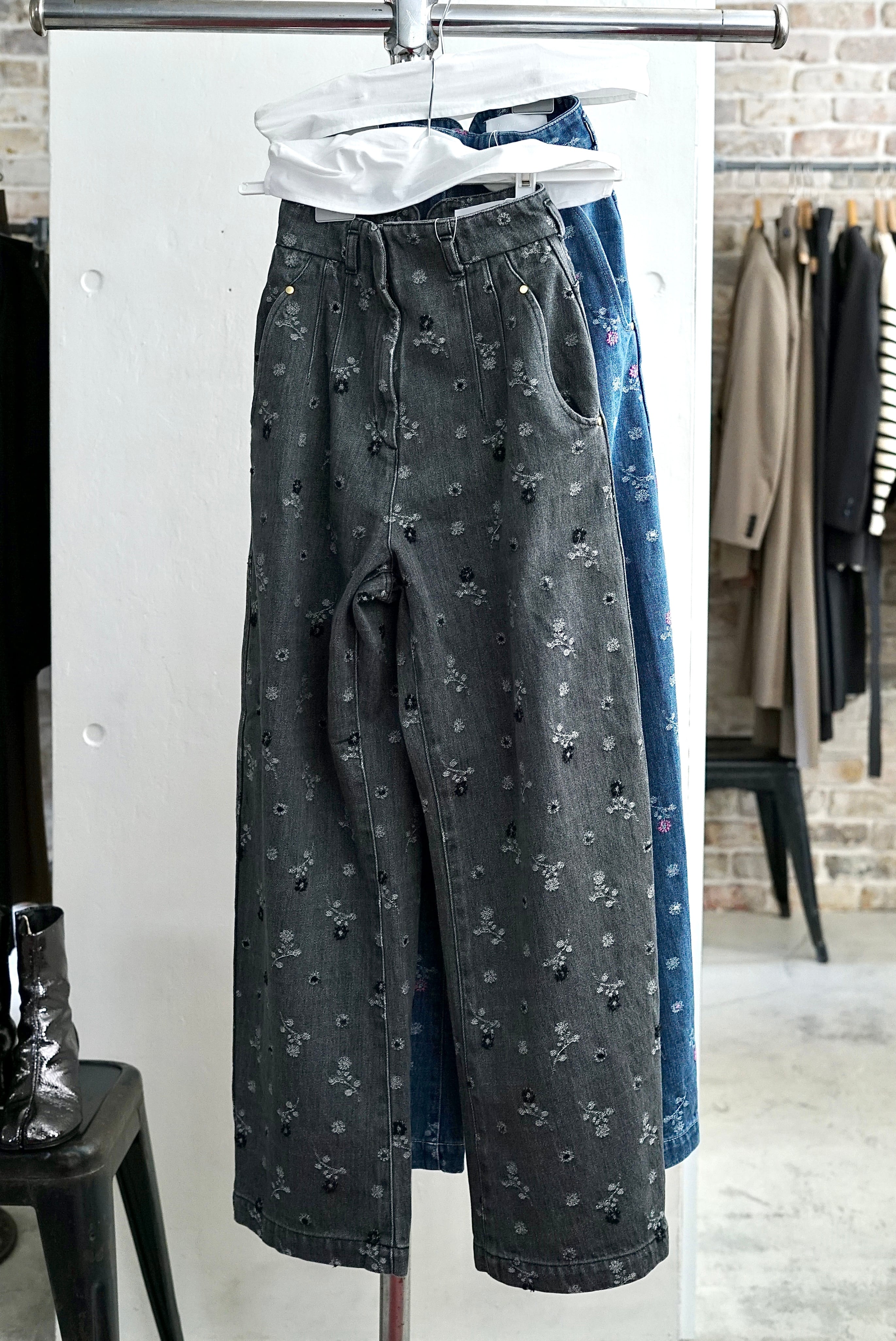 Mame Kurogouchi / Floral Jacquard Waisted Denim Trousers (BLUE