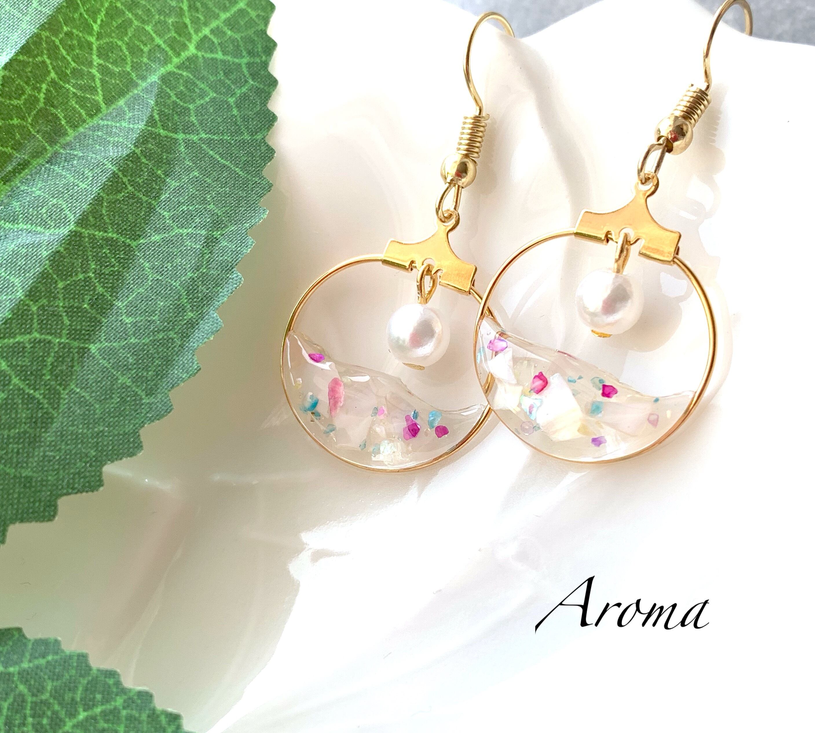 ネイビーレジンのタッセルピアス | Aroma