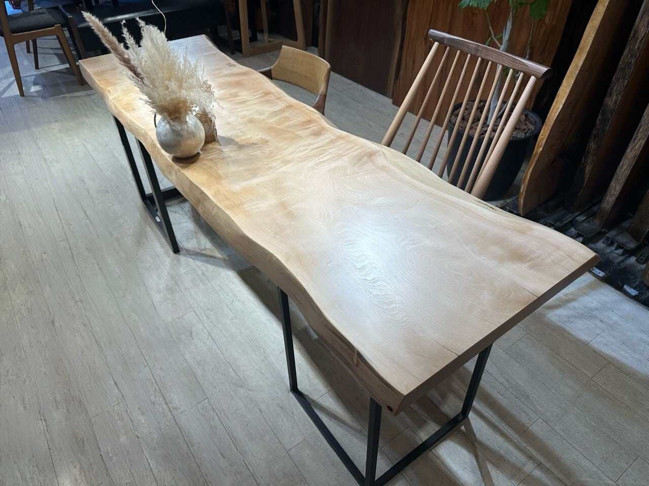 OUTLET】栃（トチ）_1950×570-500×45_新宿店_テーブル天板/一枚板 2200