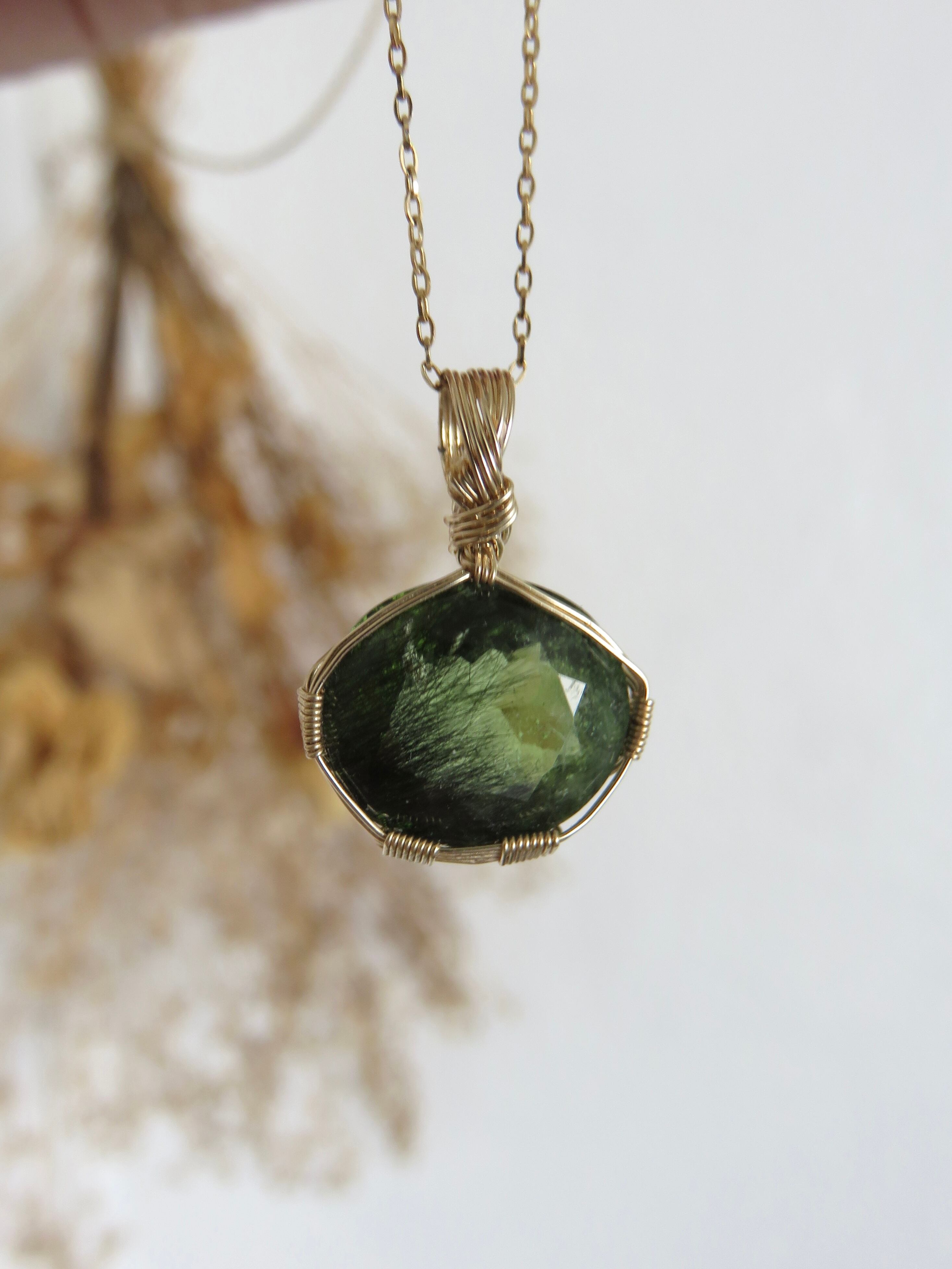 8月誕生石】ルチルペリドット(5.8ct)女神巻き®︎ペンダントトップ