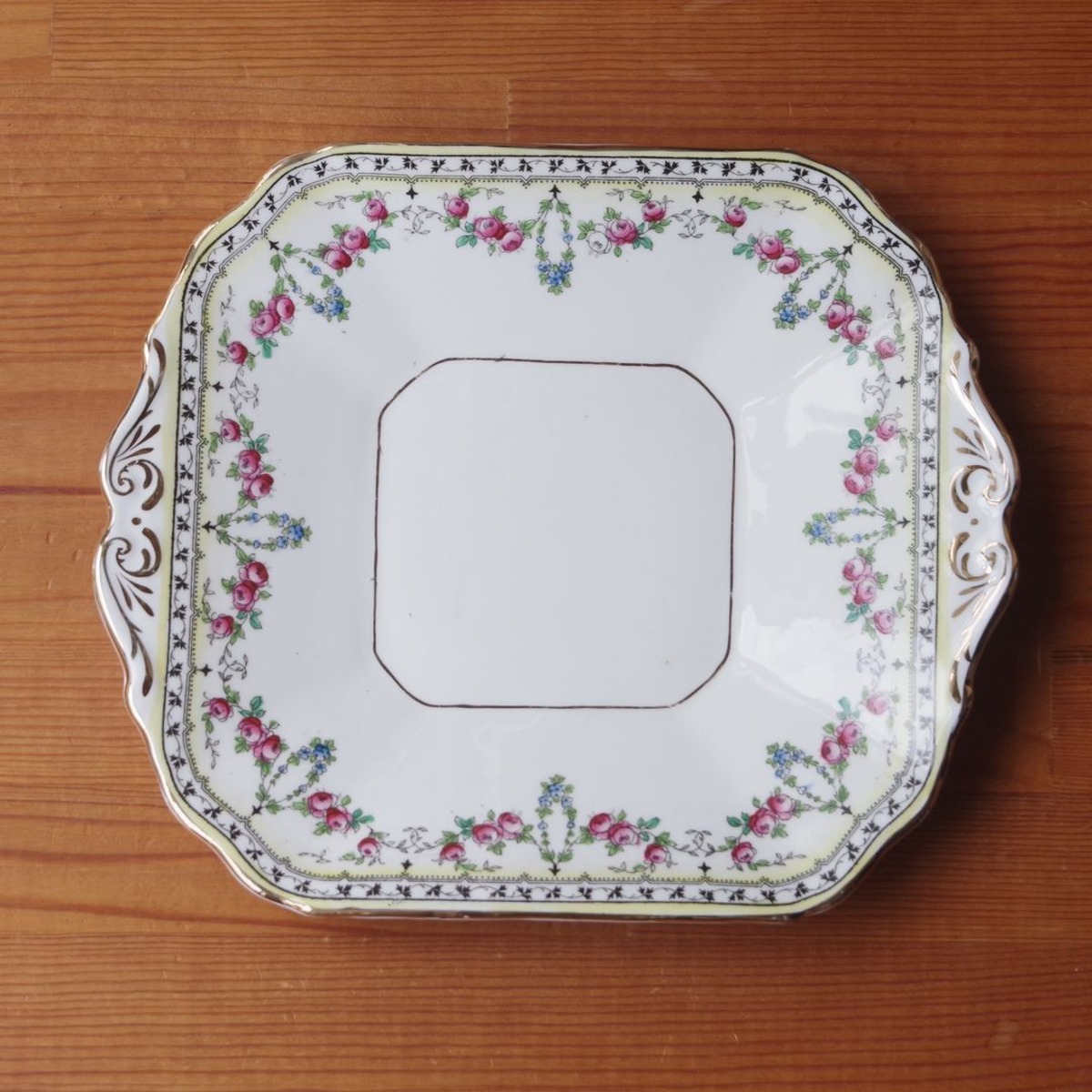 イギリス アンティーク 食器 Duchess ダッチェス 花柄 持ち手付き 