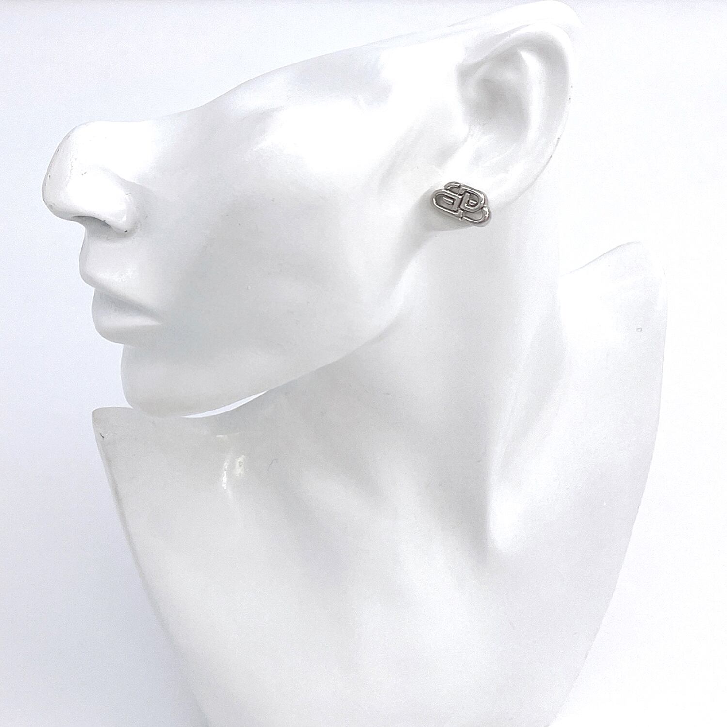 未使用級✨付属完備✨バレンシアガ ピアス BB シルバー ロゴ メタル バレンシアガ BALENCIAGA インターロック BBロゴ スタッド ピアス