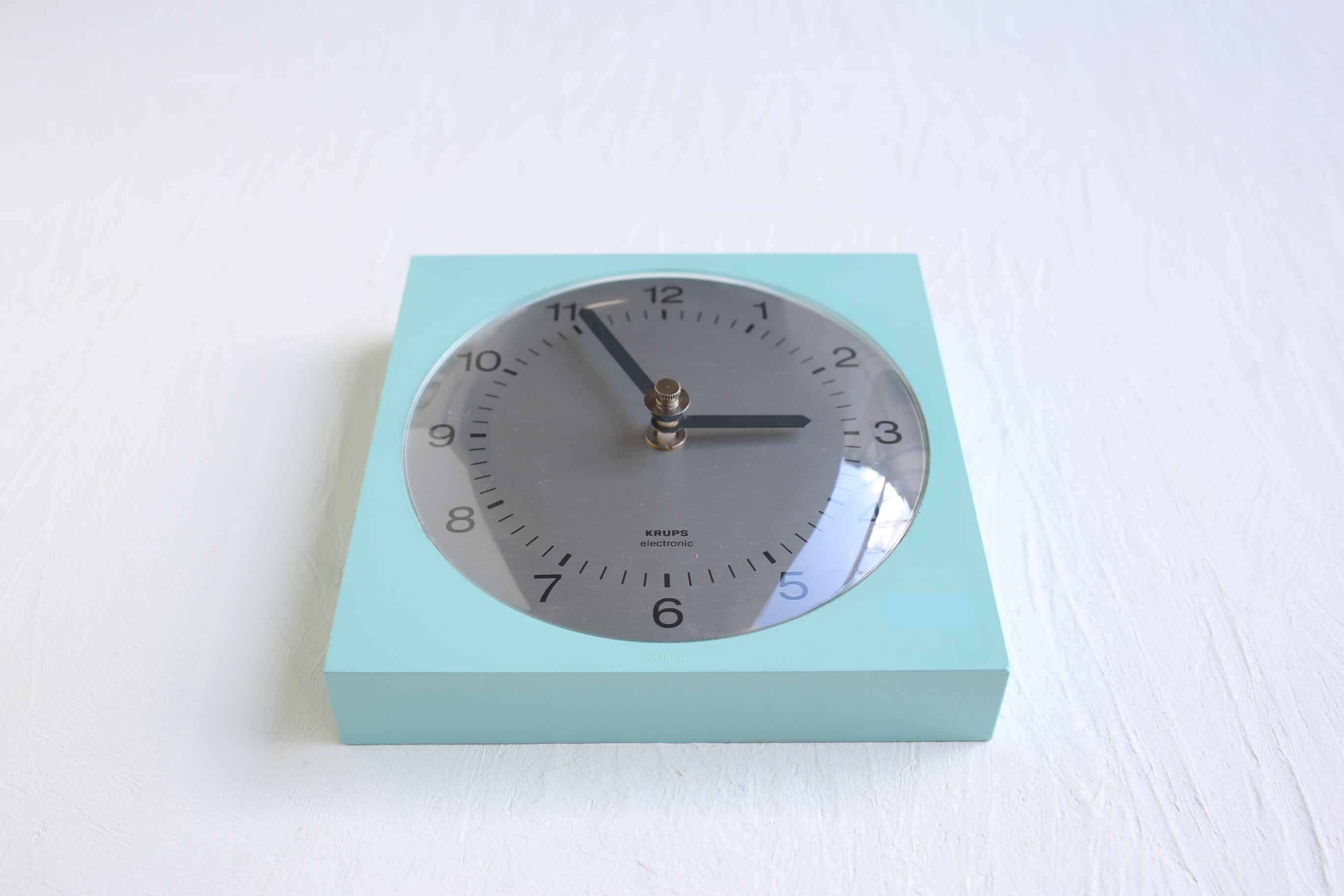 ドイツ アンティーク ヴィンテージ KRUPS 掛時計（JUNHGHANS製電池式