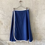 Reversible piping skirt