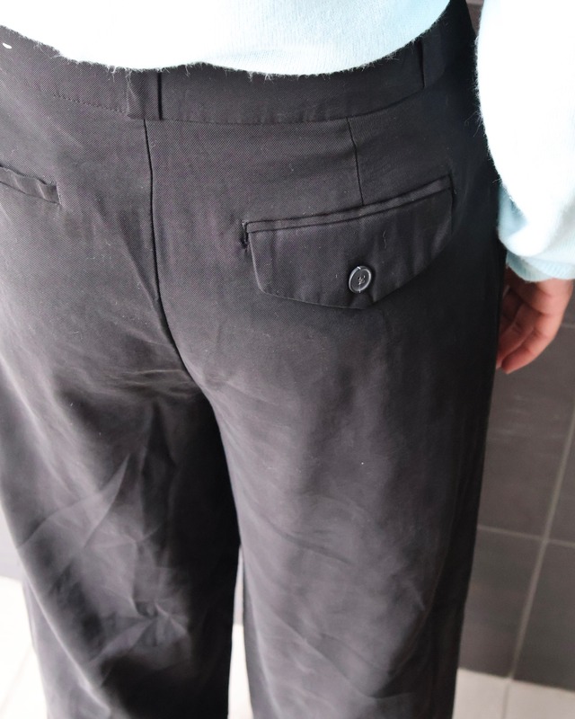 drape pocket detail tuck pants