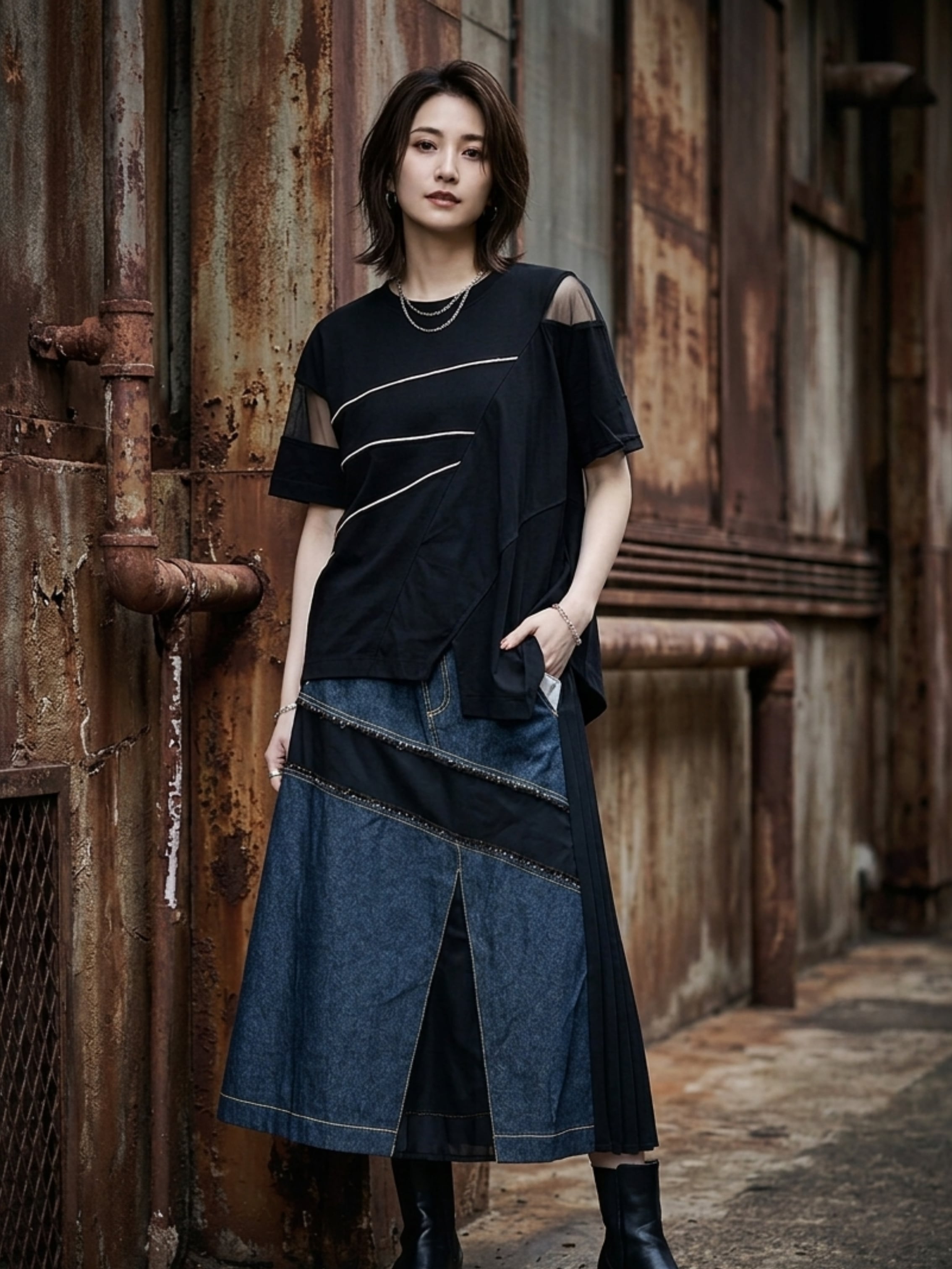 SHEER LAYERED EMBROIDERY LINE T-SHIRT ブラック