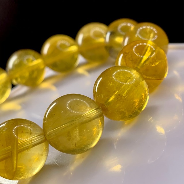 f123.発色が美しいゴールデンフローライトブレスレット