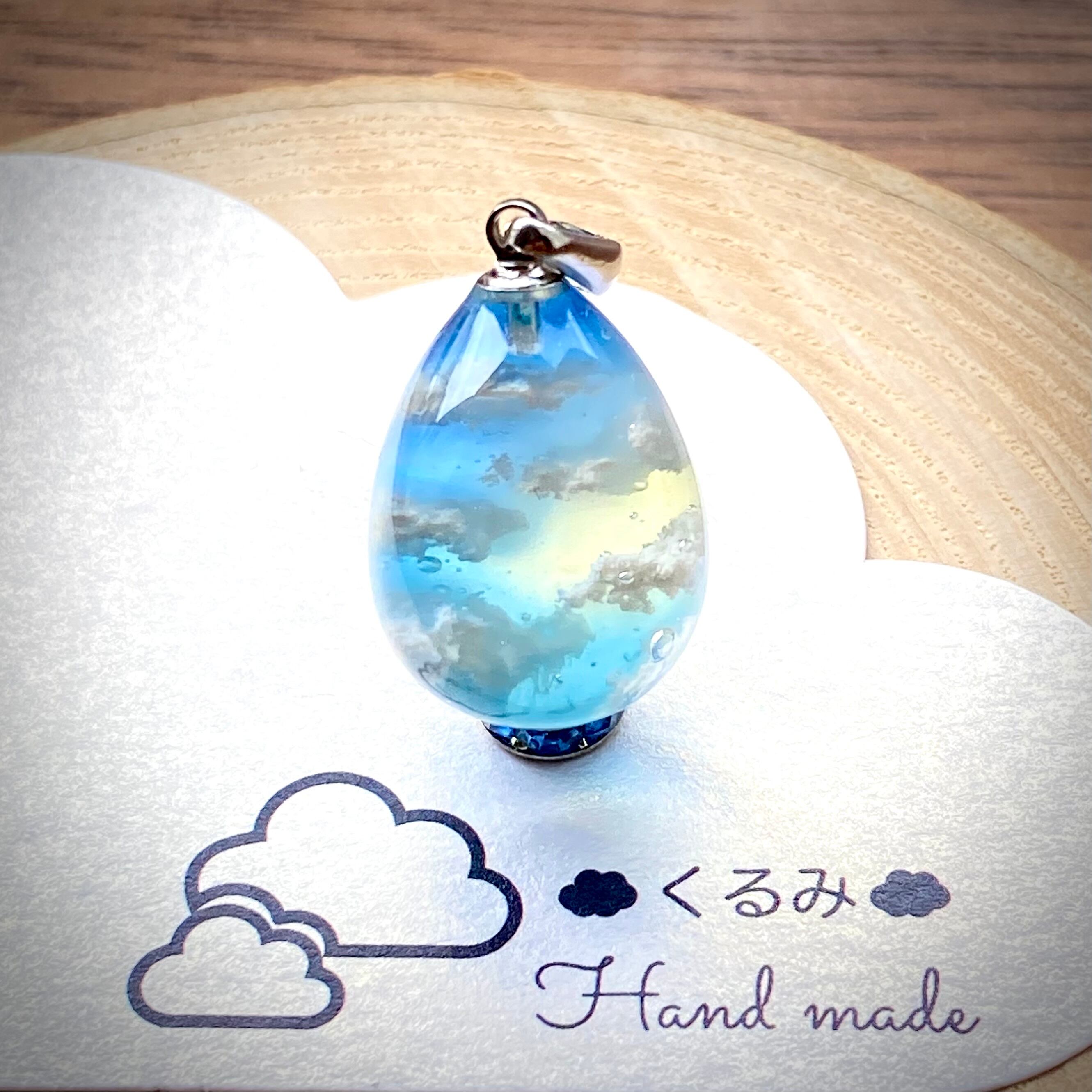 空&雲ペンダント たまご型 青空 20×15mm B