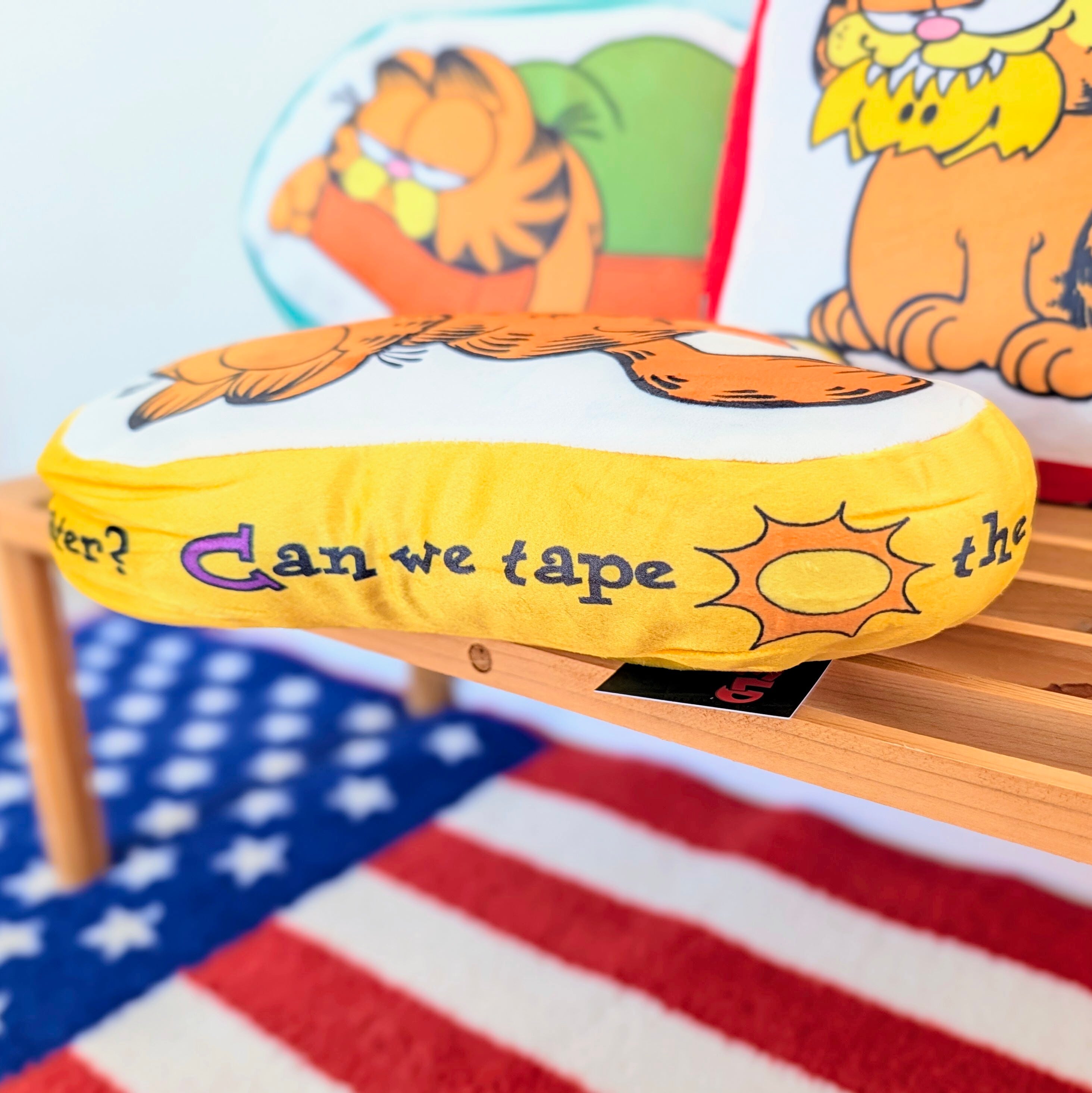 ✨️お昼寝のお供に(⁠^⁠^⁠)✨️【 MINI DIECUT CUSHION ミニダイカット クッション 】Garfield （ ガーフィールド ）/ VINTAGE風〚アメリカン雑貨 アメトイ〛