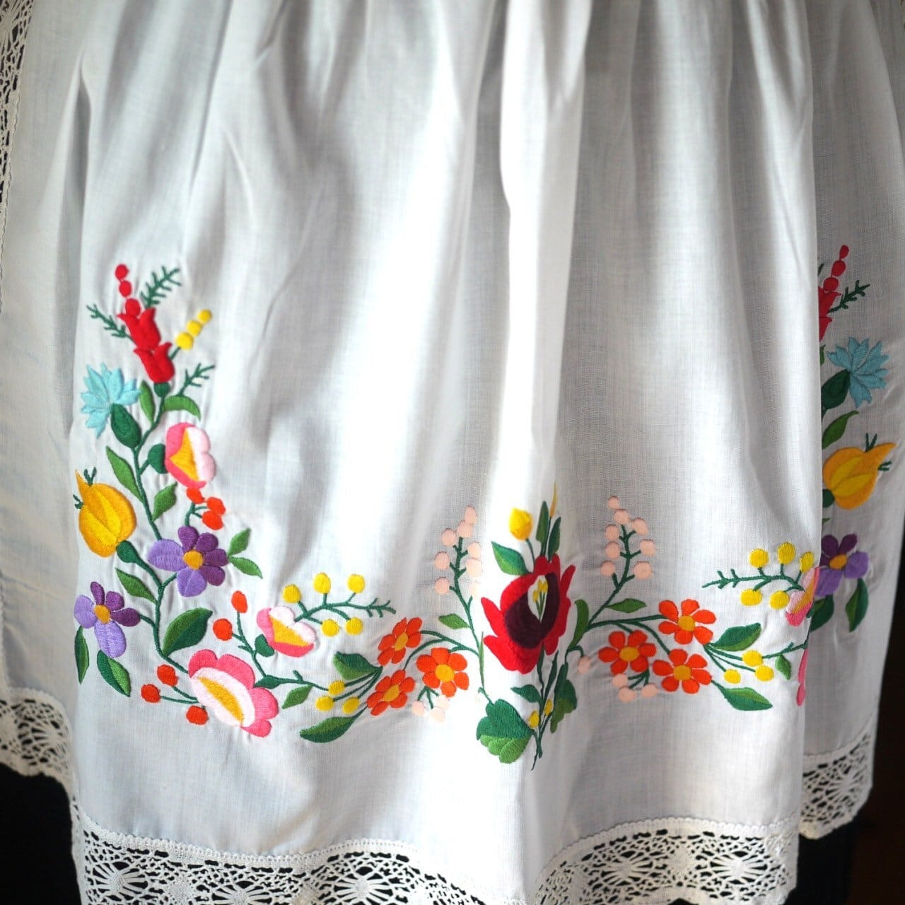 Kalocsa ハンガリー刺繍 レース カロチャ 花柄エプロン ヴィンテージ
