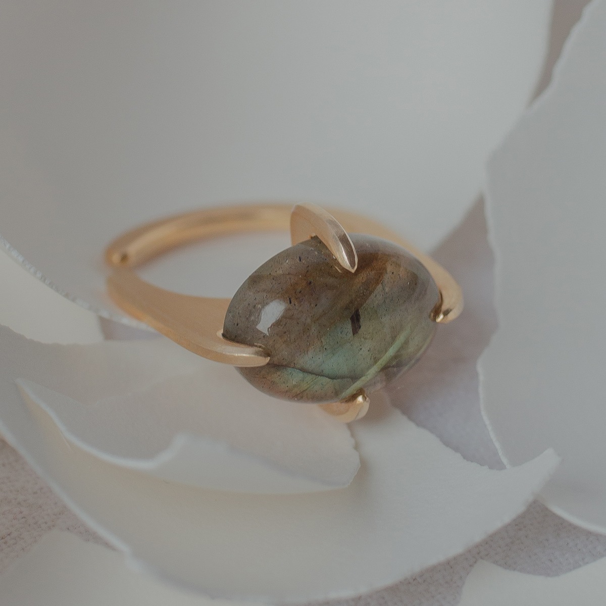 オーバルイヤーカフ -L- ラブラドライト | Nando Jewelry