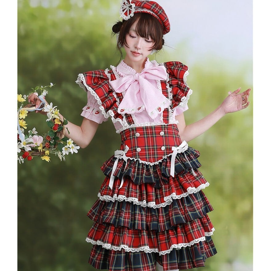 赤い舞台のタータンチェック柄 フリル仕立てのアイドル系サスペンダー