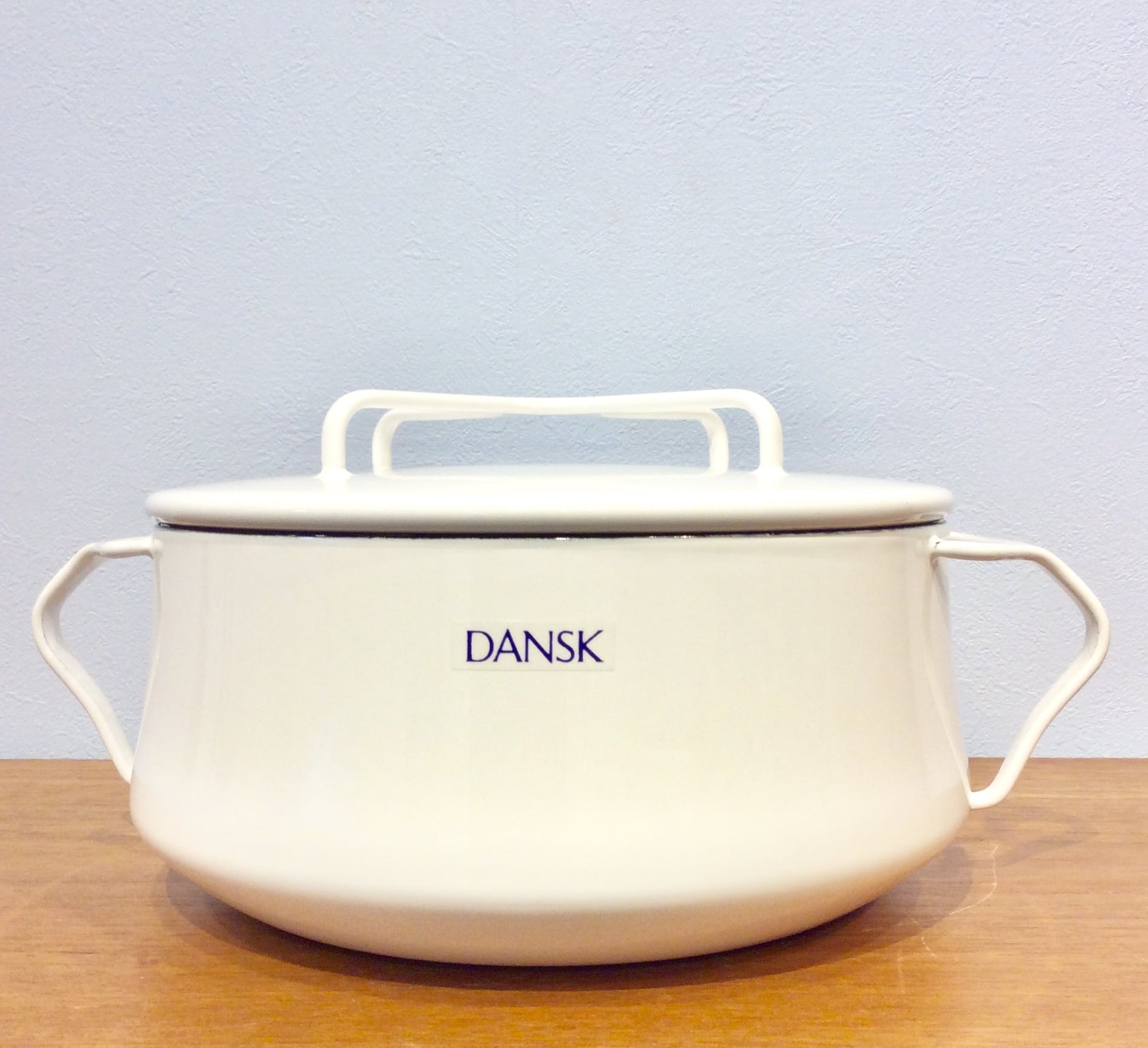 DANSK(ダンスク)コベンスタイル 両手鍋18cm ホワイト | Umweg DANSK(ダンスク)コベンスタイル 両手鍋18cm ホワイト | Umweg