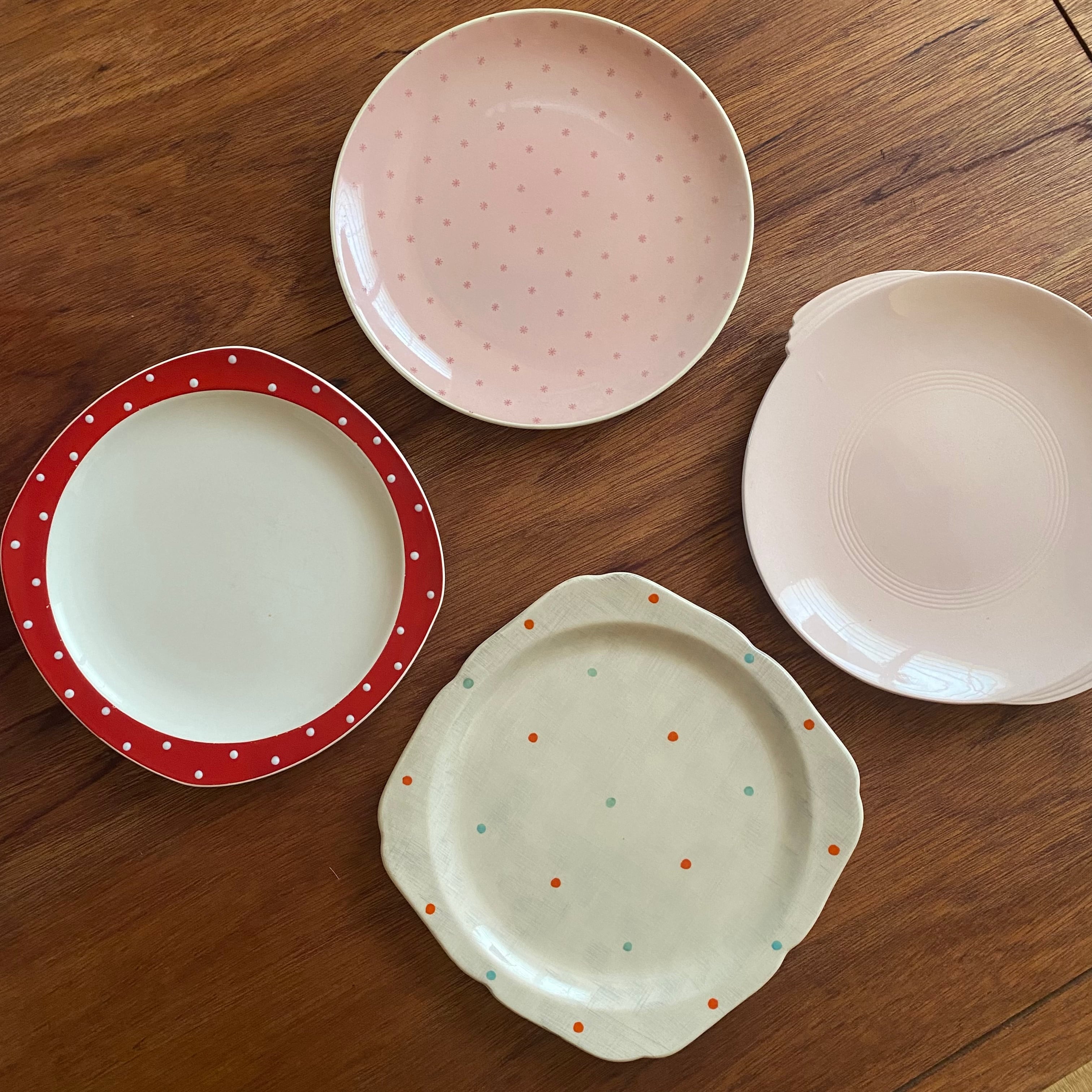 スージーさんちのピンクなお皿 | Say it with Lucy's