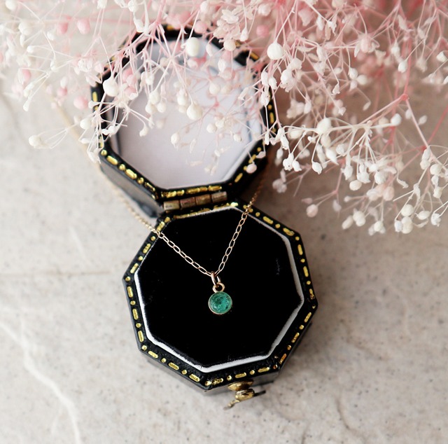 【K10】ブラジル産宝石質エメラルドの一粒ネックレス(ファセットカット)＊5月誕生石