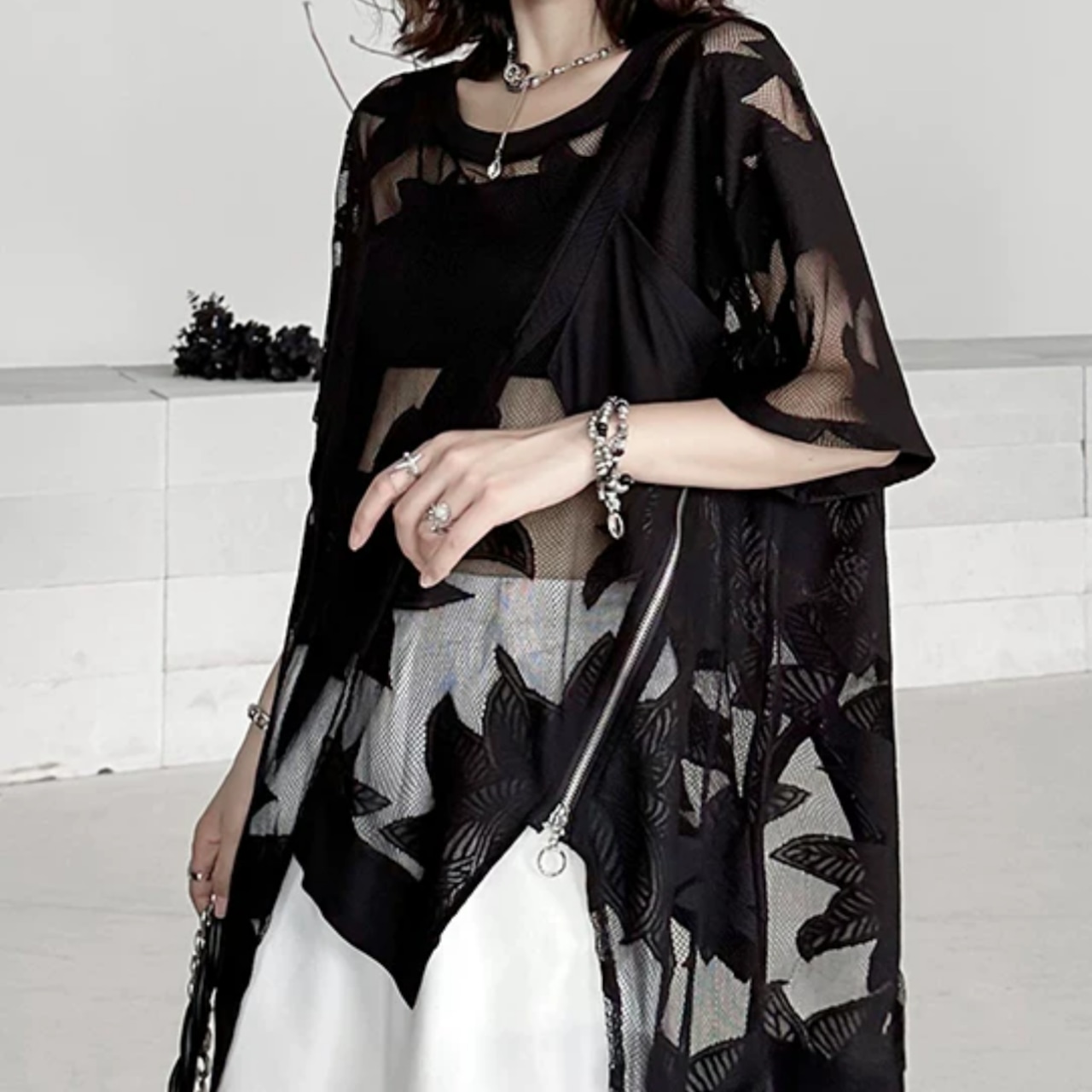 Asymmetrical Lace T-Shirt (ME523)