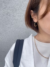 クレセントムーンフックピアス
