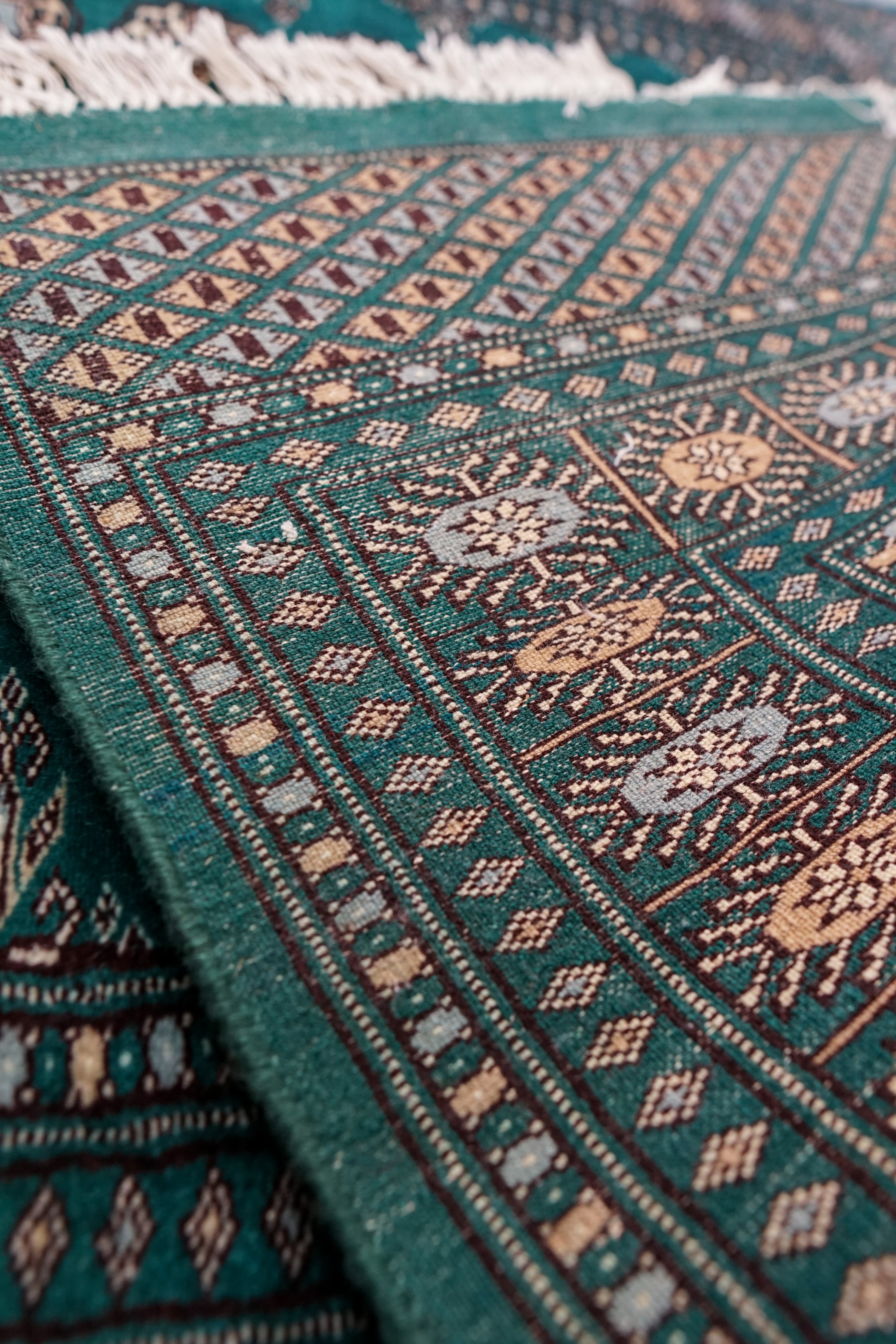 パキスタン手織り絨毯150cm×96cm トライバルラグ-