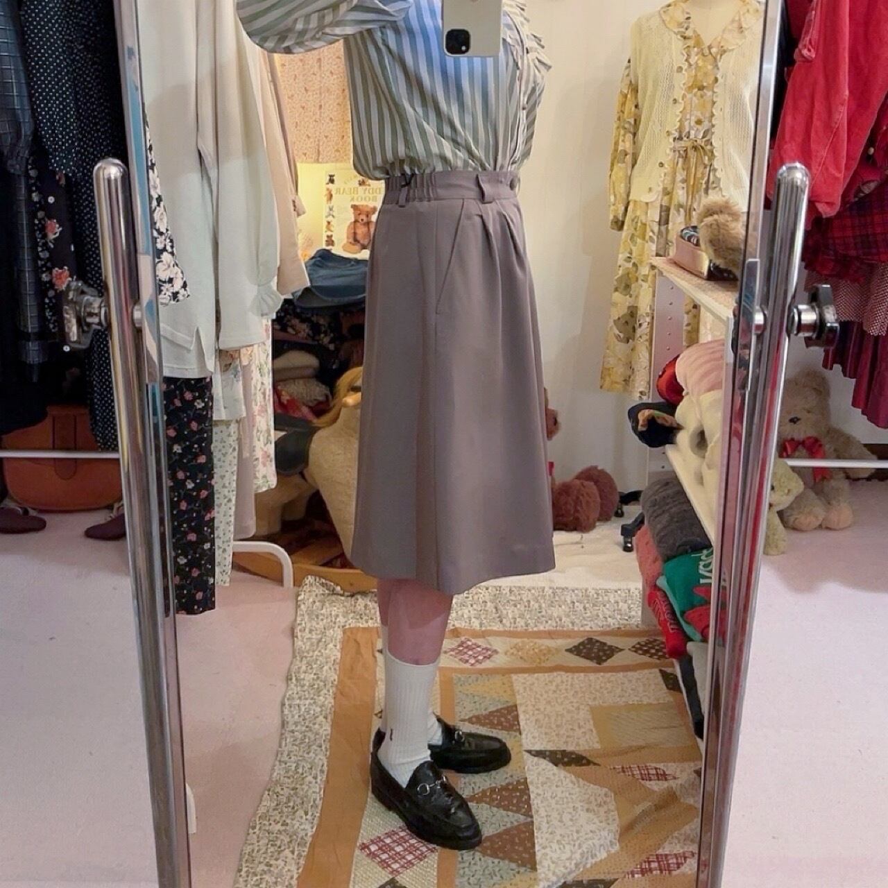 gray beige flare half pants