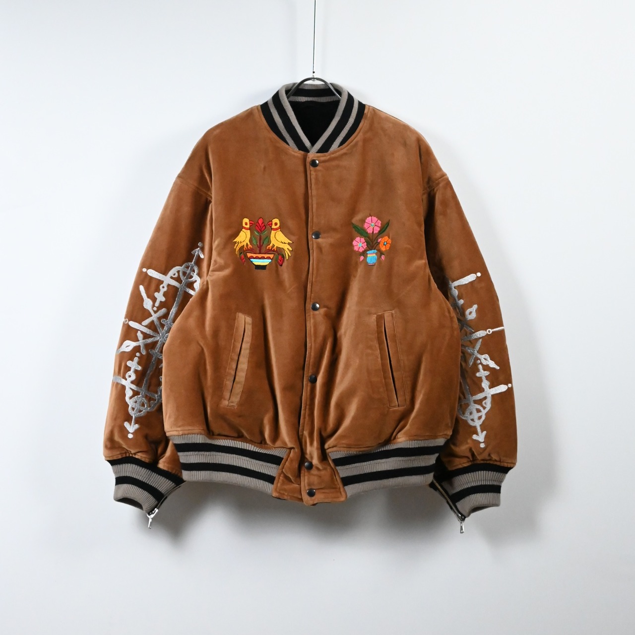 Leh / Embroidery SKA Reversible Blouson (キャメル表側)