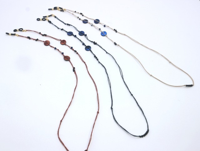 A703 貝ボタンとクリスタルガラスのメガネコード