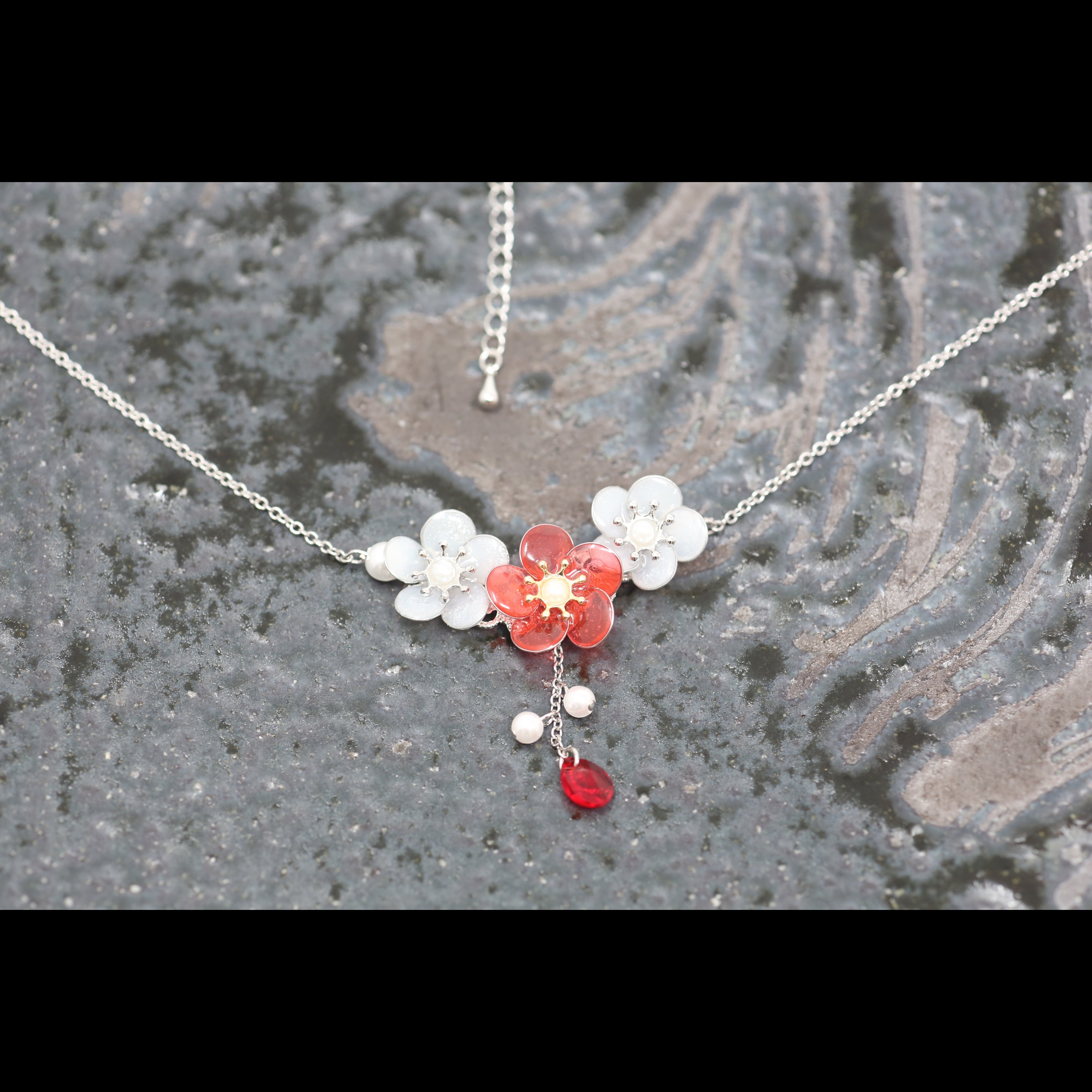 春の訪れ 梅の花ネックレス | otomenohane