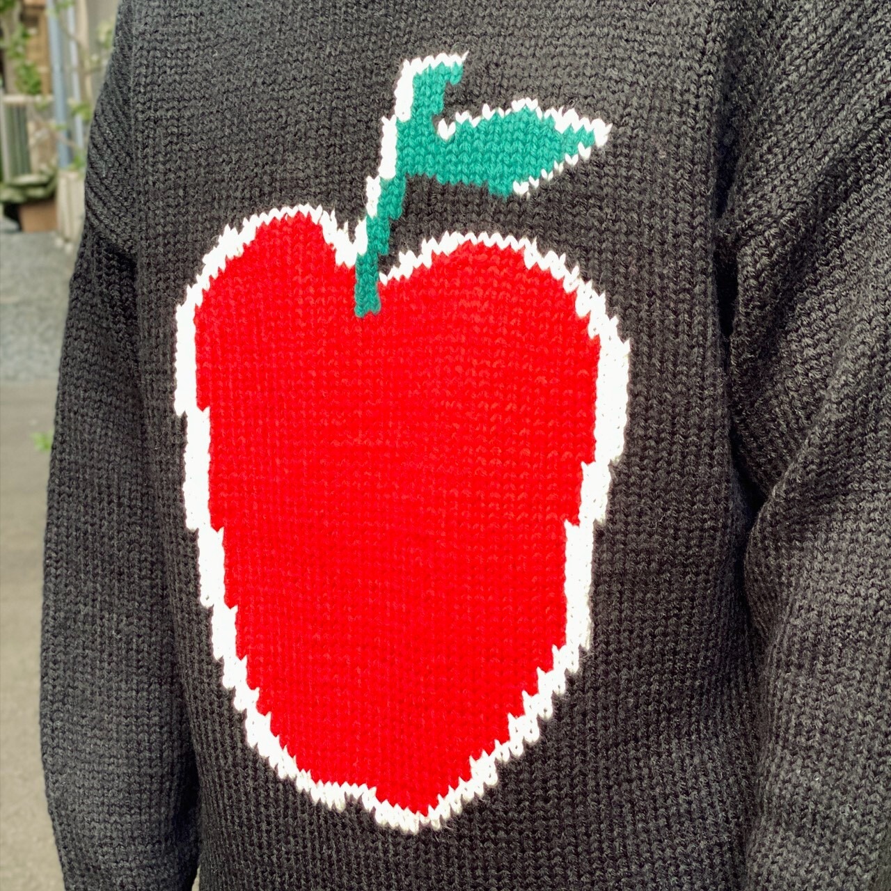 CC "BIG APPLE" HAND KNIT -BLACK-