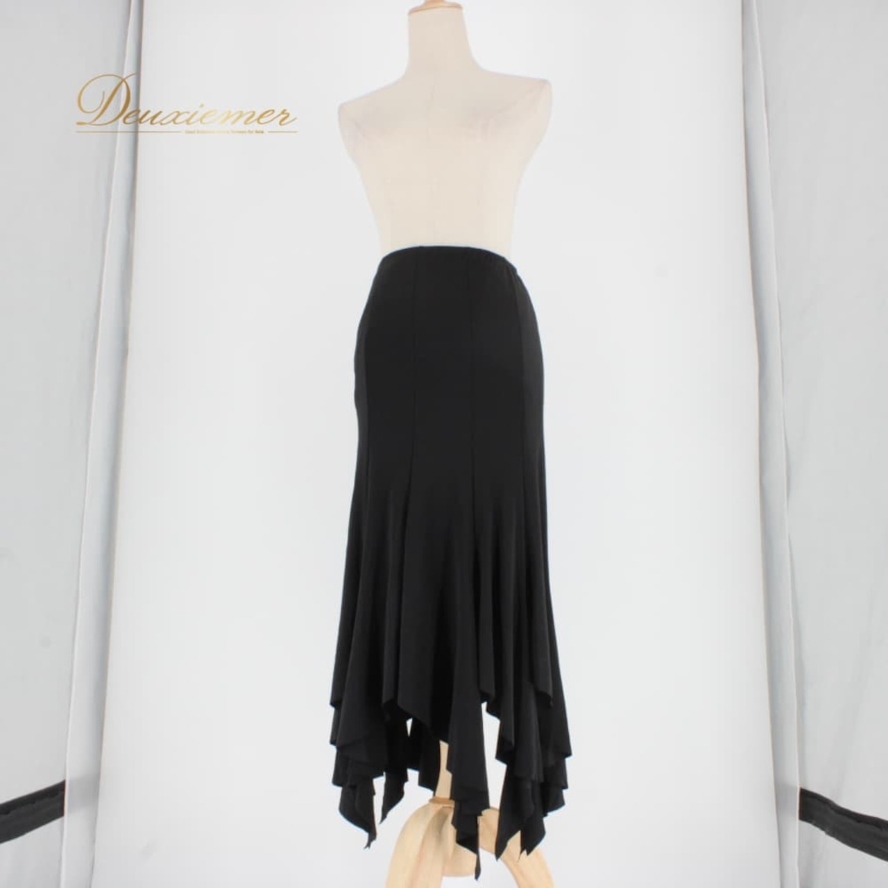 社交ダンス 衣装 スタンダード ラテン スカート レッスンウェア レディース ICHIOKU 練習着 ブラック系 無地 シンプル フォーマル 黒 黒系 モノトーン ブラックフォーマル ワンピース風 ロング丈 フレア すそフリル 練習用 レッスン用 ダンスウェア 上品 きれいめ フォーマル系 マキシ丈 ウエストゴム ポリエステル エレガント 大人女子 ダンス 発表会