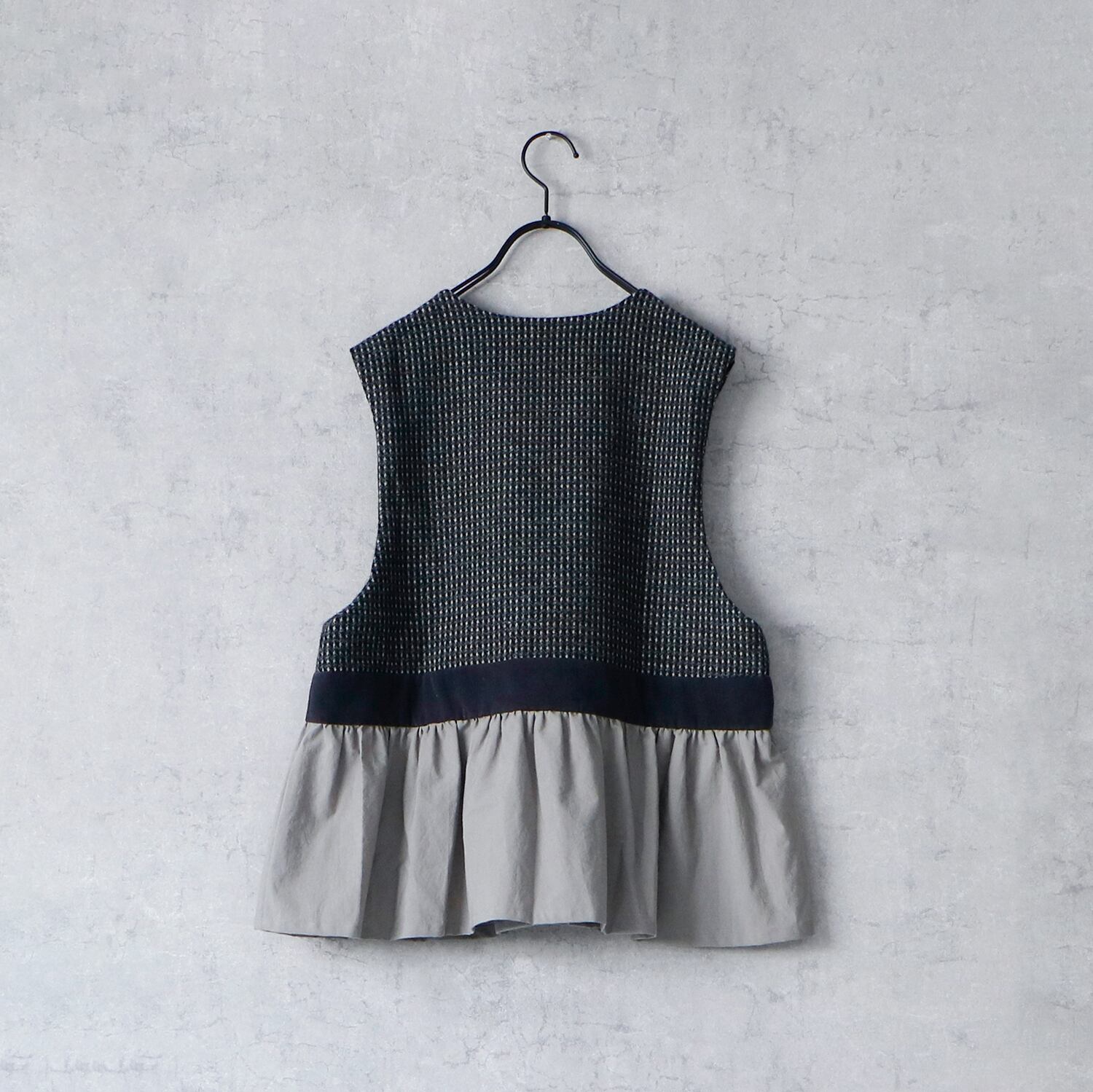 MAGALI ピンドットツイードヴィンテージジレグレイ | tenori