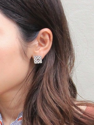 Matelassé pierced earrings | silver925（コーティングオプション有）