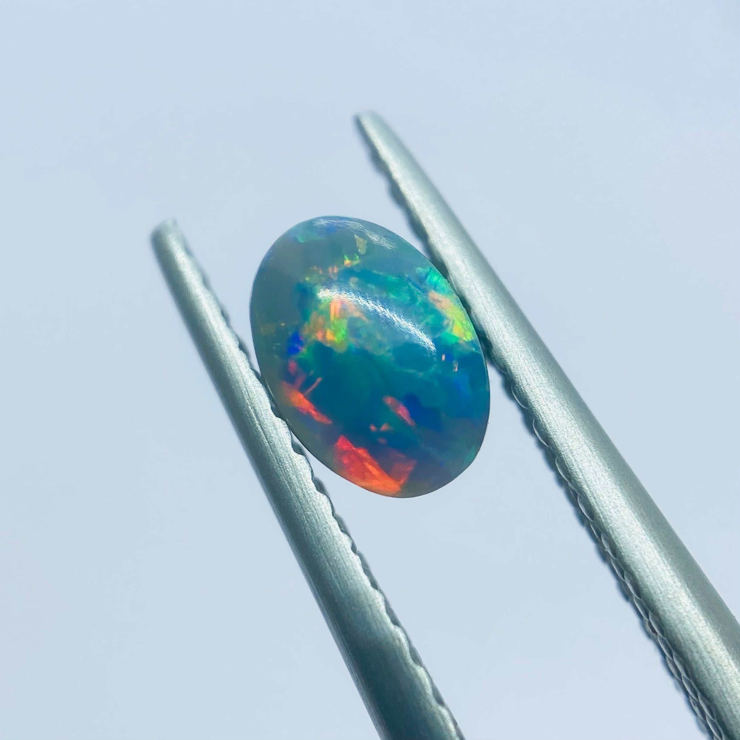 ころんとかわいいブラックオパール