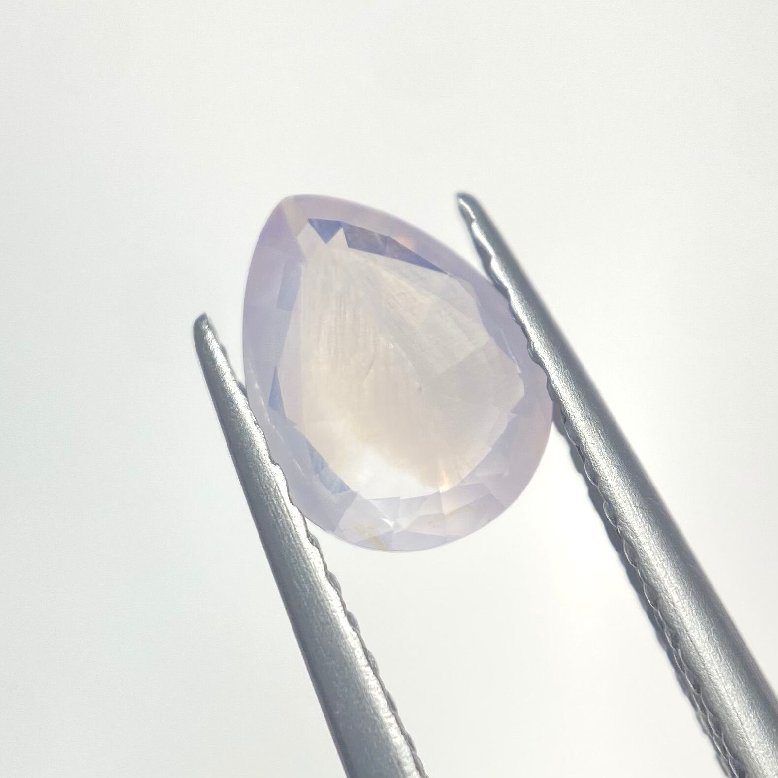 桜の花びら シルキーピンクホワイトなサファイア