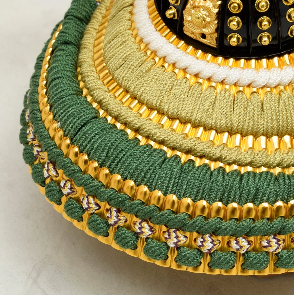 美品)五月人形　兜　徳川家康　こどもの日 五月人形】20号 徳川家康 着用 兜収納飾り〈宝童作〉[235-091