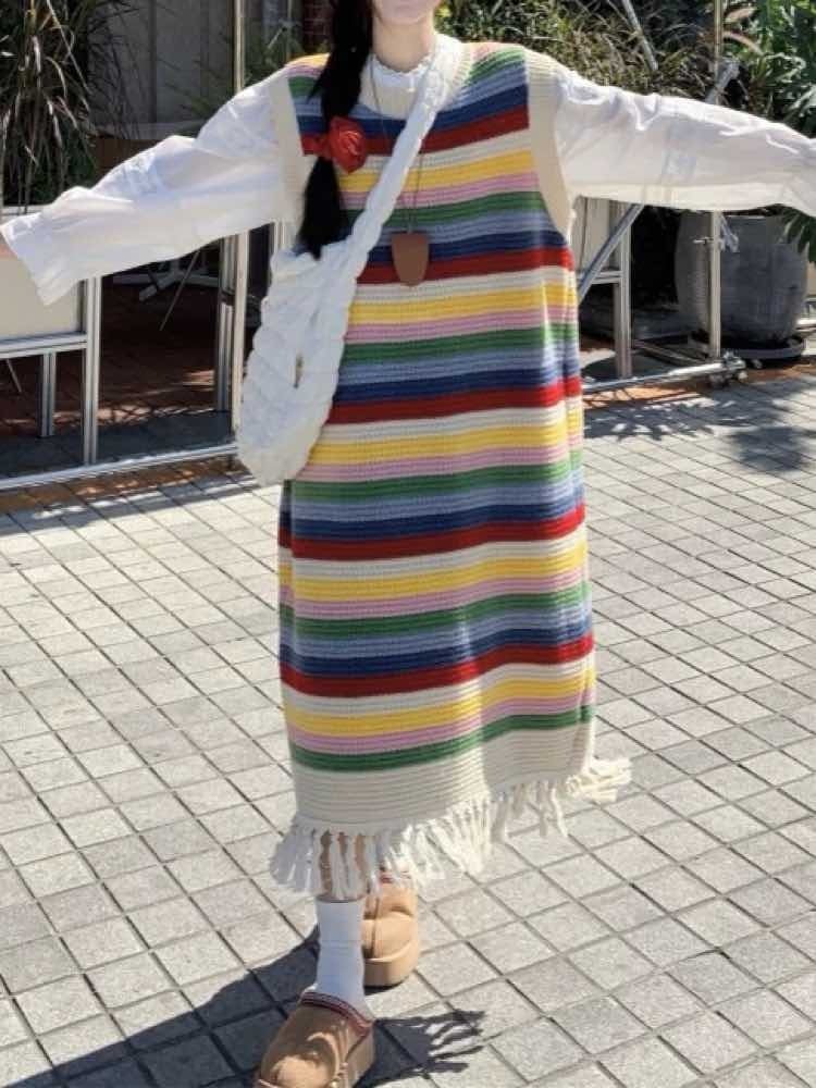 気分高まるカラフルスタイル♪ 裾フリンジニットベストワンピース 大人可愛い お洒落 ニット フリンジ レイヤード カジュアル ボーダー Iライン 体型カバー 大きいサイズ 韓国 CH11520