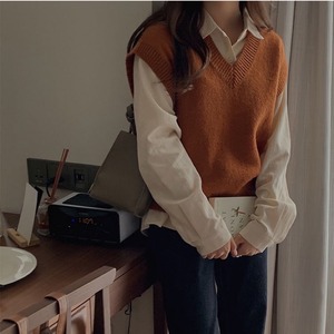 トップス シャツ ベスト 長袖 Vネック 綿 2点セット 大人可愛い きれいめ シンプル カジュアル 大人 上品 おしゃれ お洒落 大人可愛い 大人女子 こなれ感 ラフ モード系 主役級 抜け感 無地 秋 冬 誕生日 10代 20代 30代 40代 50代 60代 レディース ママ OL 通勤 学生 通学 デート お泊まり イベント 旅行 着回し 普段使い 韓国系 ファッション コーデ 楽ちん モテ インスタ映え S M L XL 白 ブラウン 大人カラー