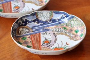 変形皿 伊万里焼 色絵 鶴亀桜石畳文