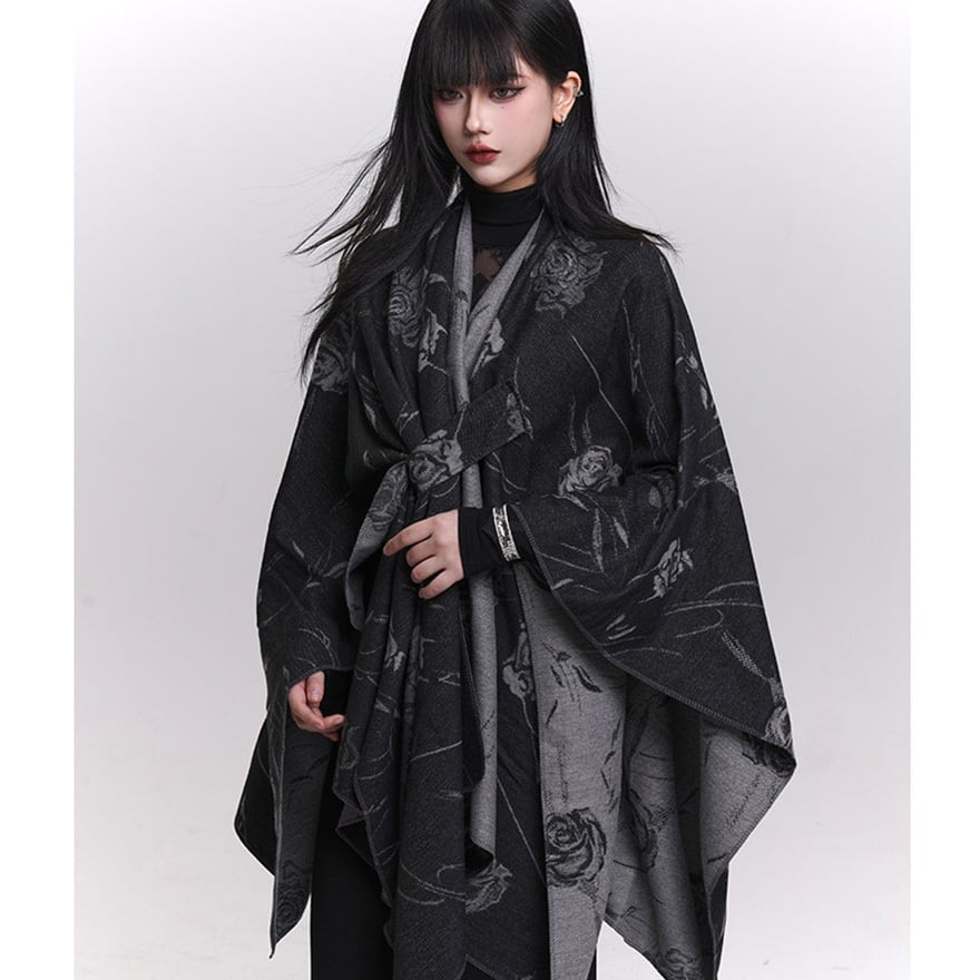 闇薔薇を纏う黒の余韻|ゴシックローズ総柄ポンチョストール|WithU