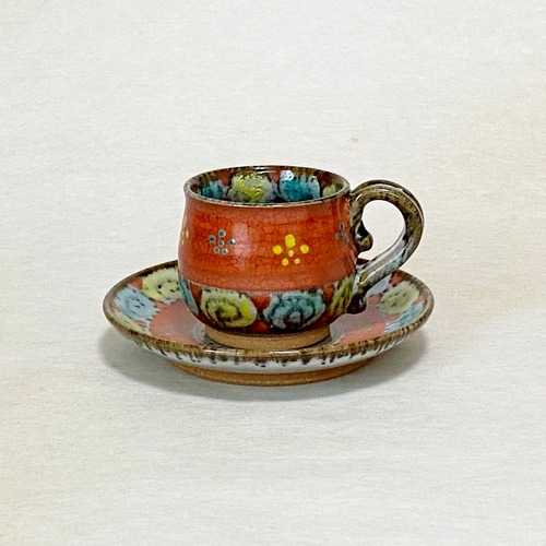 ＜赫三郎窯＞赤絵 色渦梅鉢紋 丸型コーヒー碗皿