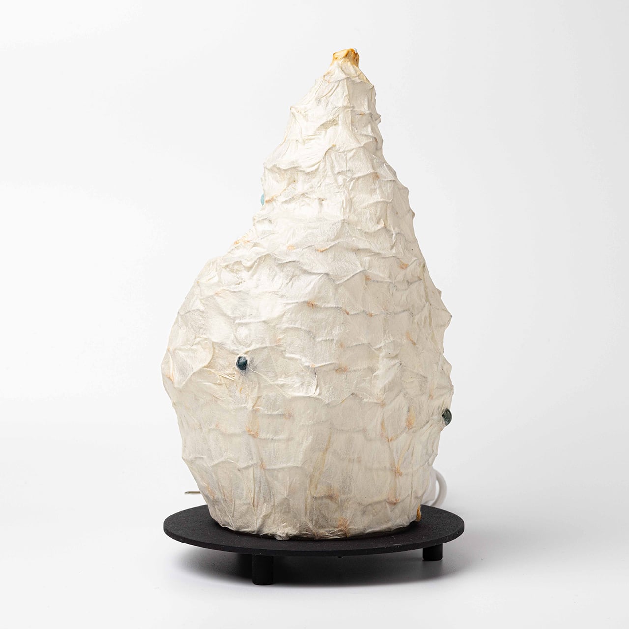 伝統的な手漉き和紙を使った「ちぢみ和紙のランプ」 | AKAI Factory