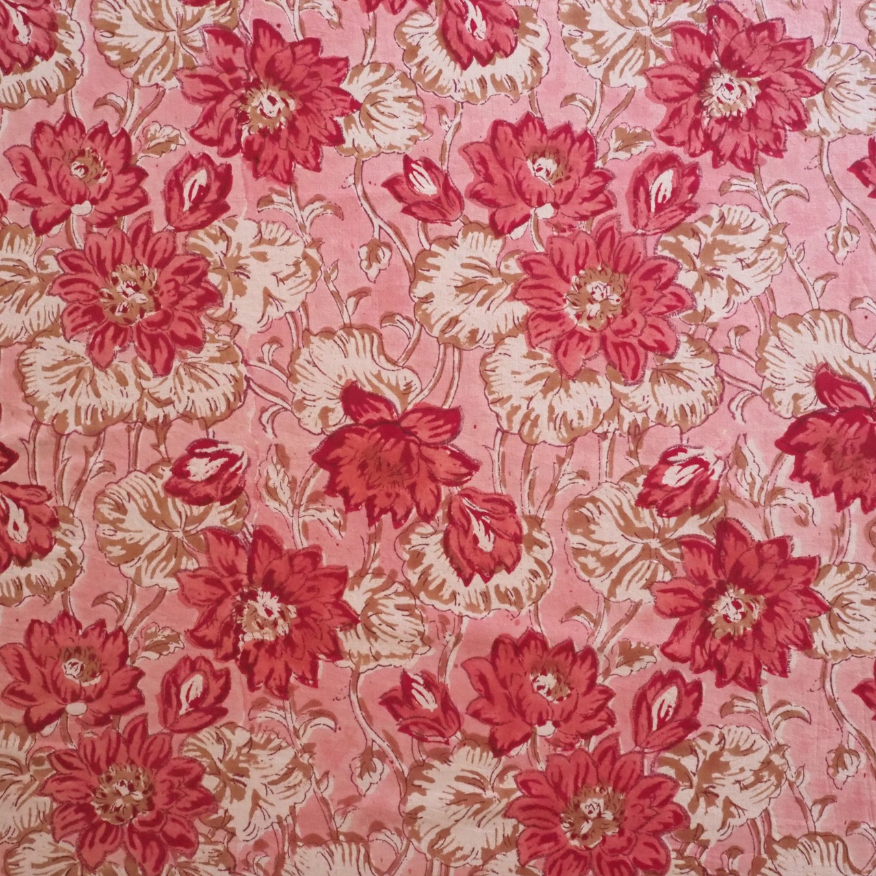 ブロックプリント生地【50cm単位】インド綿  花柄 ピンク×ベージュ×赤 #49211-PK1【再入荷】