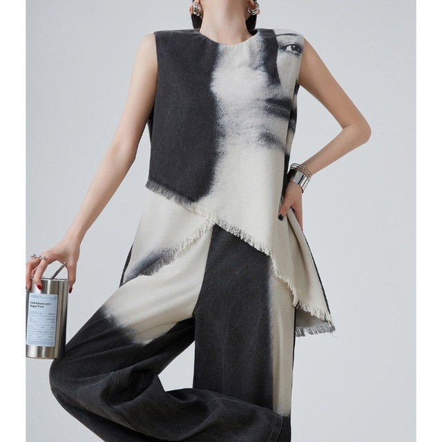 モノクロプリントノースリーブトップスパンツセットアップ［S-XL］