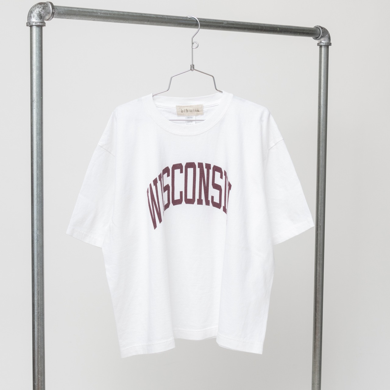 ［bibmilk］リラックスフィットTシャツ WISCONSIN レディス｜ホワイト