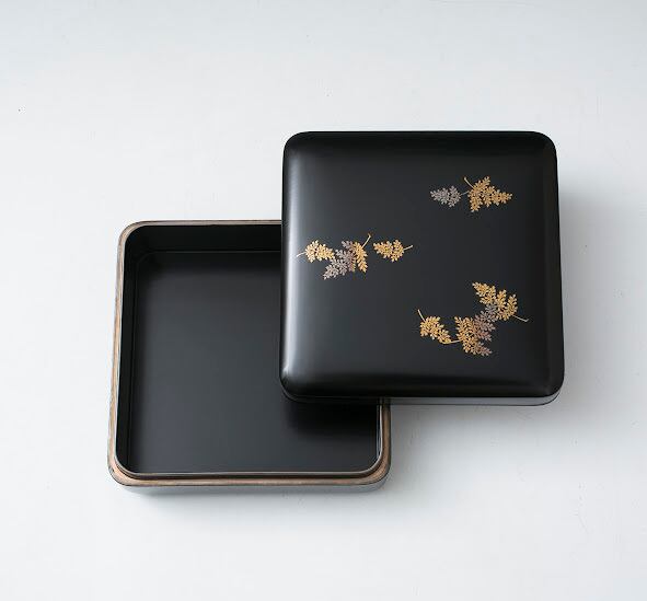 平安象彦 忍草蒔絵 羊歯 シダ しのぶ蒔絵 真黒 菓子器 銘々盆 角 平安象彦 忍草蒔絵 羊歯 シダ しのぶ蒔絵 真黒 菓子器 銘々盆 角