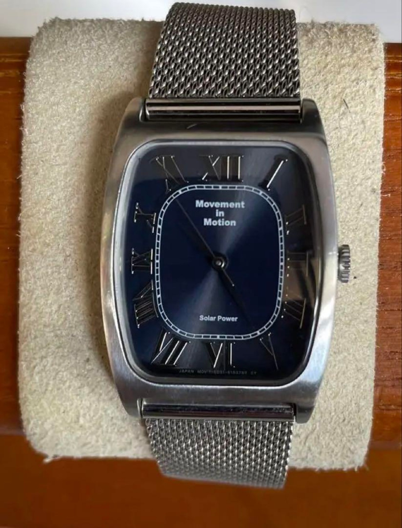 MOVEMRNT in MOTION ソーラー腕時計