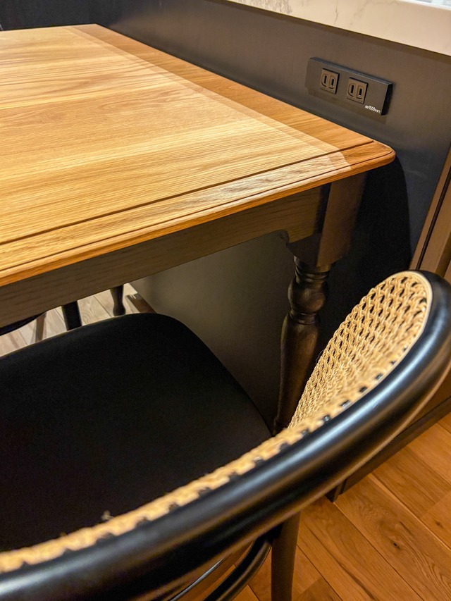 ホワイトオーク材ターンドレッグダイニングテーブル “極細スレンダー”(アンティーク調ろくろ足テーブル) W1400〜2400 4〜8人掛け 引き出し付きダイニングテーブル