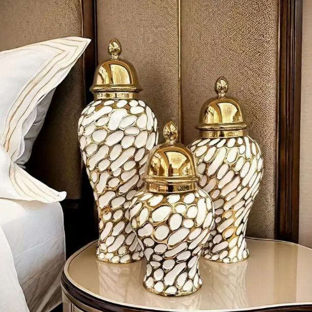 ブロンズ製花瓶 金色アクセント 【公式通販】
