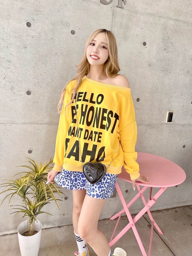 yellowカジュアルオフショルトレーナー/韓国/レディースファッション/可愛い/おしゃれ/カジュアル/ラフ/春/秋/冬